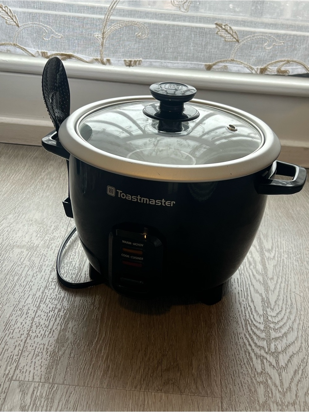Toastmaster Black Rice Cooker with Glass Lid